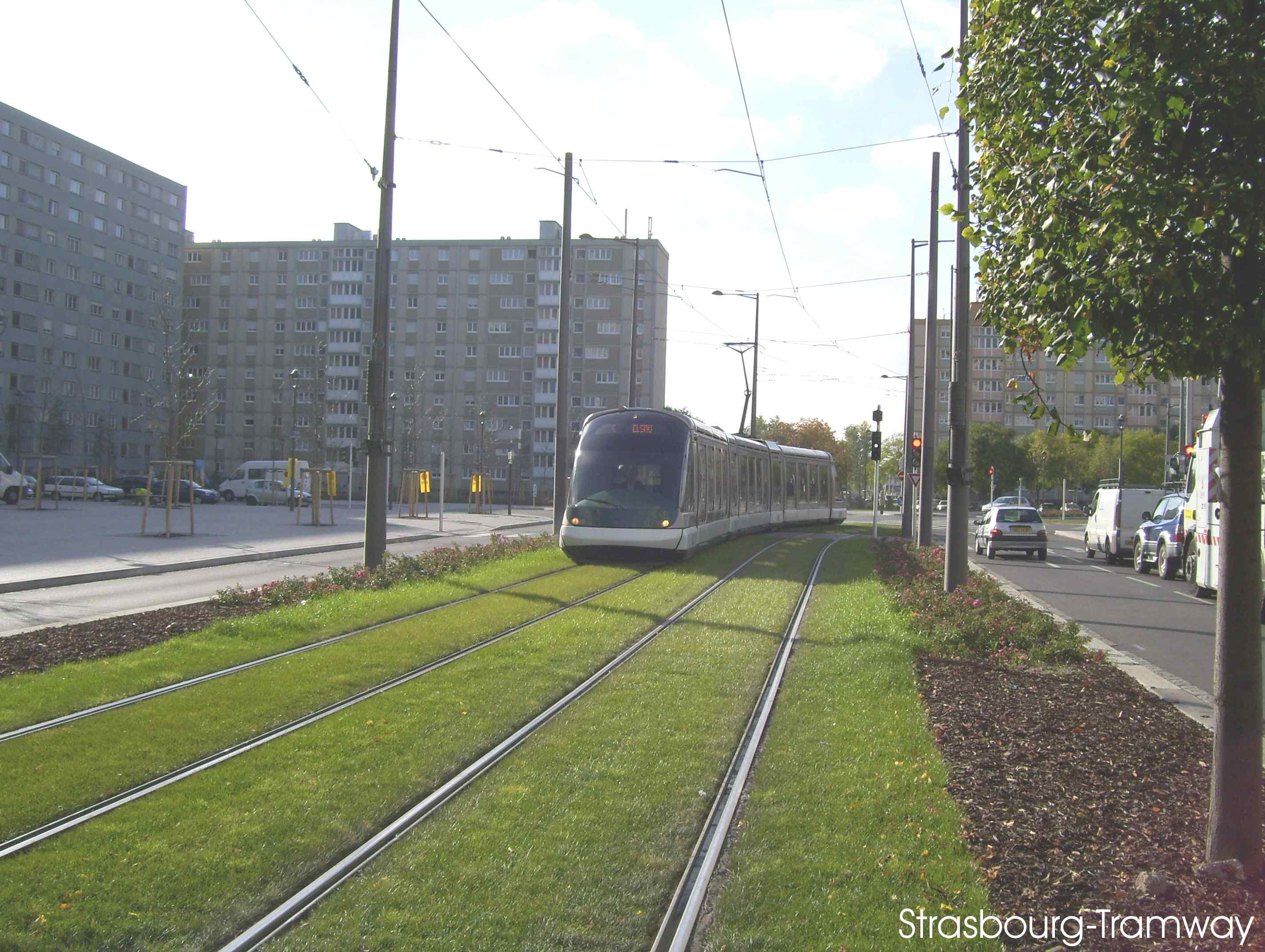 Un Eurotram de la ligne C à l'approche de la station.